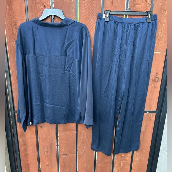 Lunya washable silk long sleeve pant set size Large navy blue - Picture 4 of 9